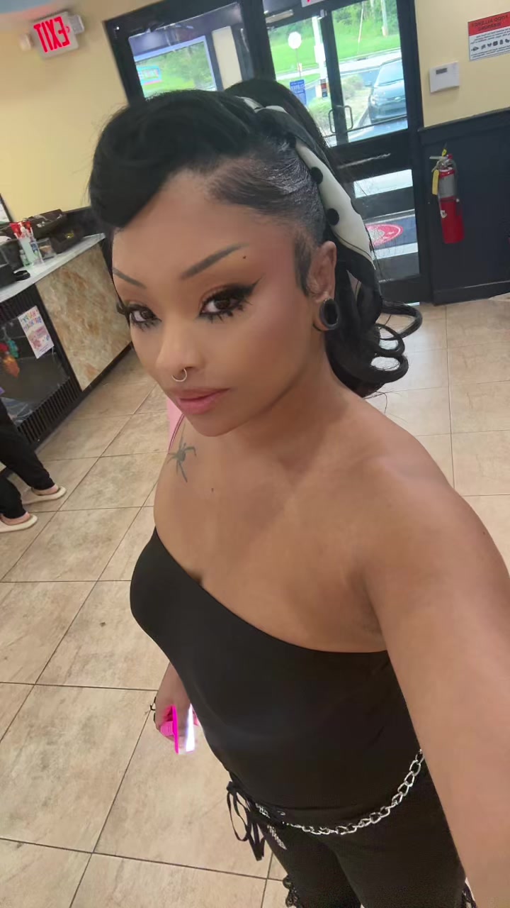@SPOOKYBADDIE