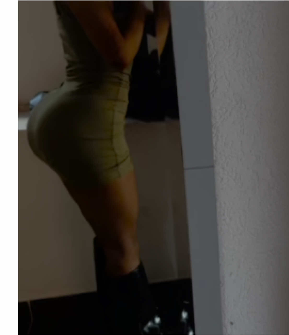 @Dinela