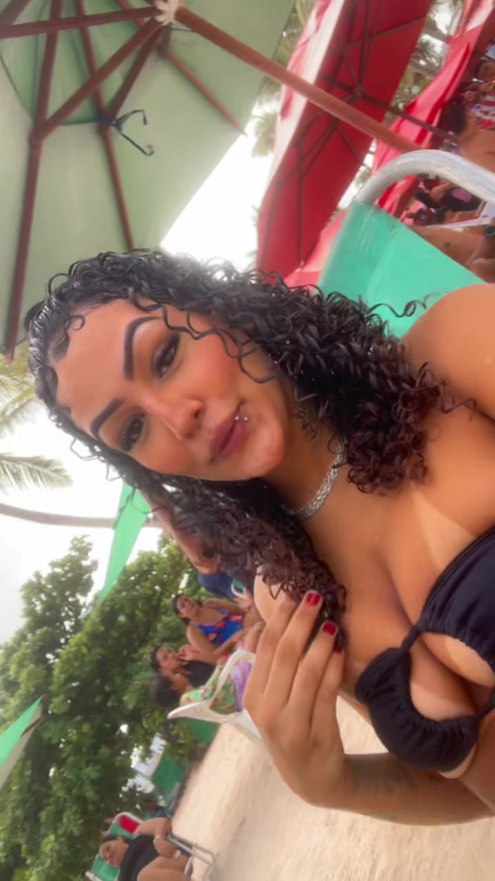 @larykarinnezz