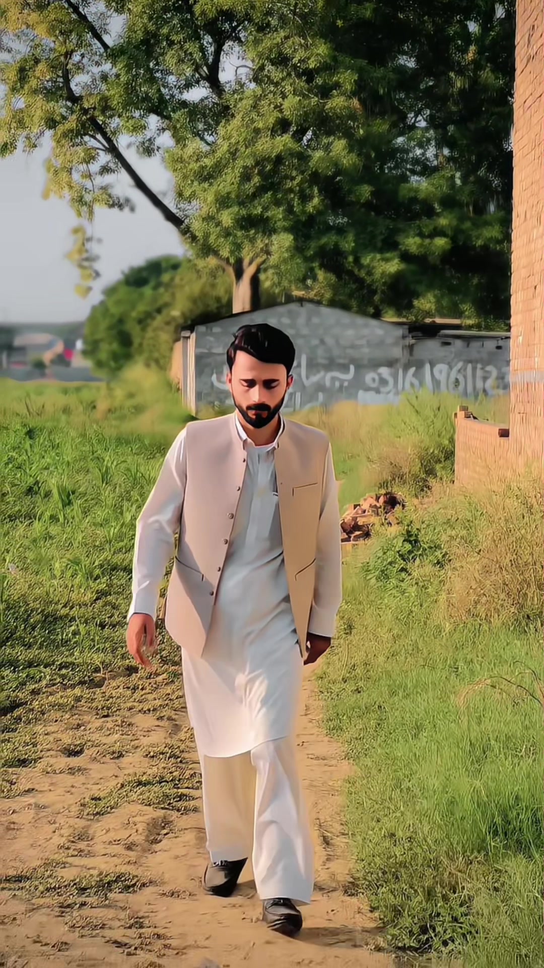 @𝙍𝙖𝙚𝙚𝙨 🦅 مردانے
