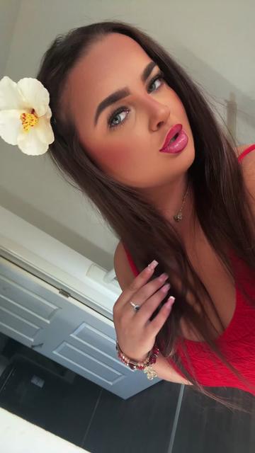 @Aimee🍒✨🦋