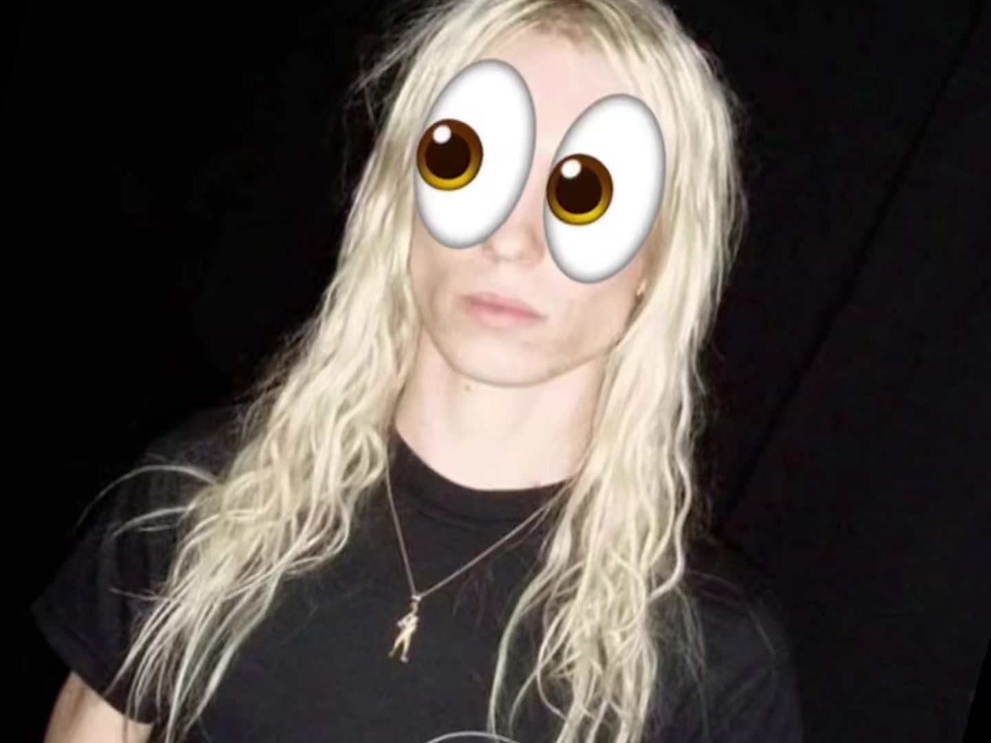 @⃟