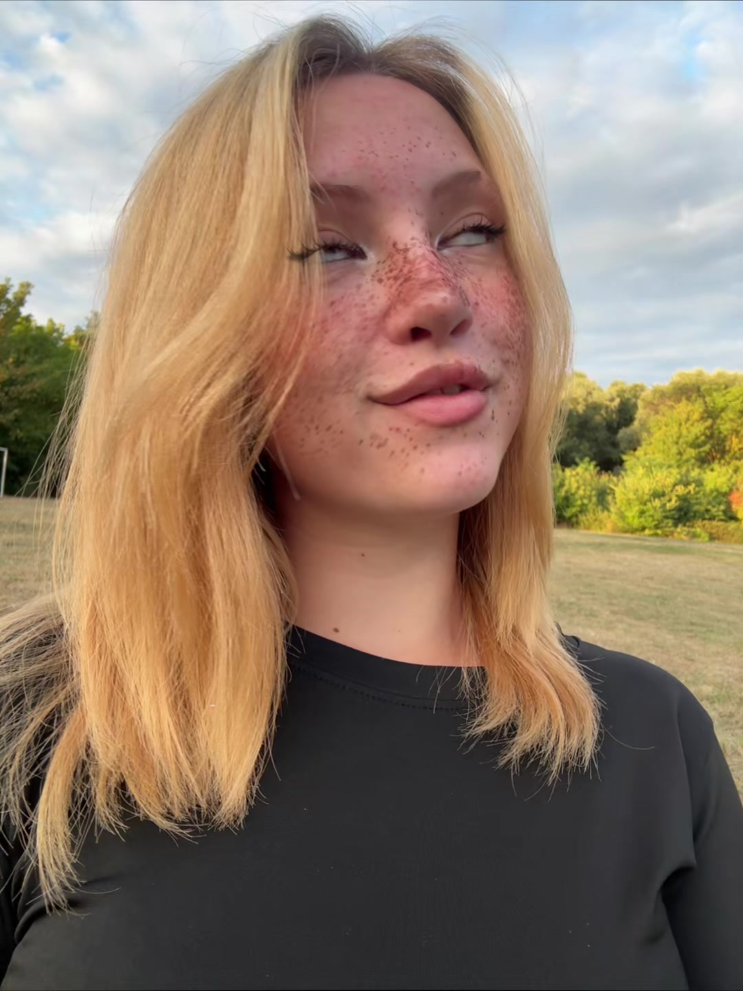 @сашенька🦋