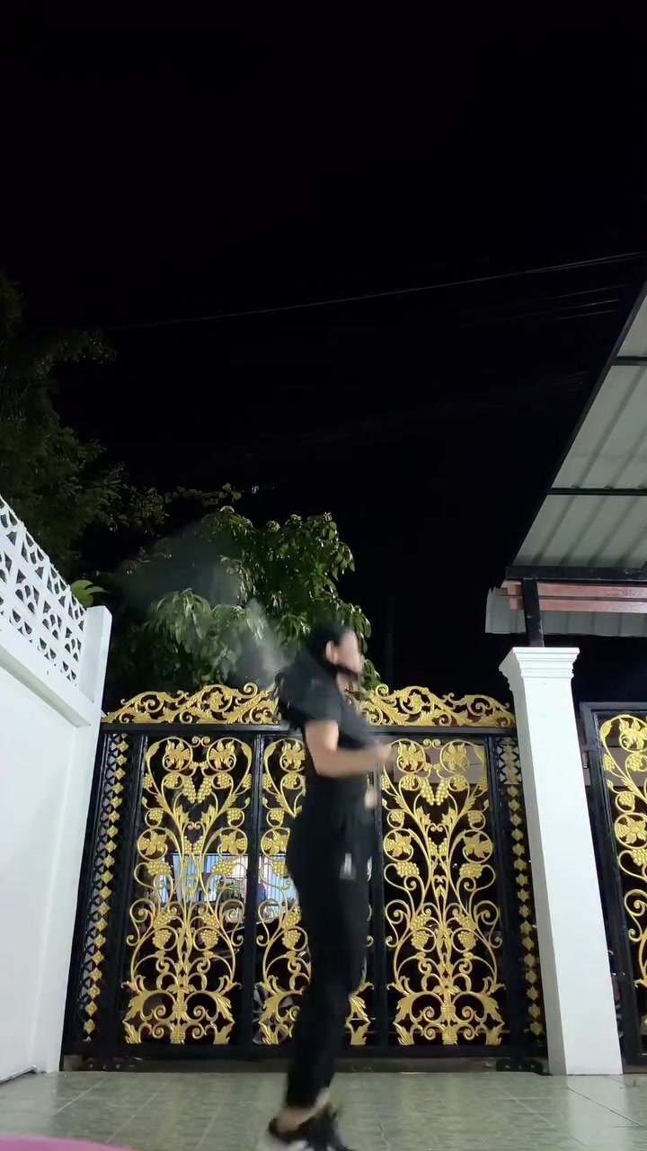 @มน
