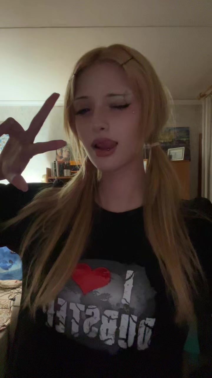 @christinaleks