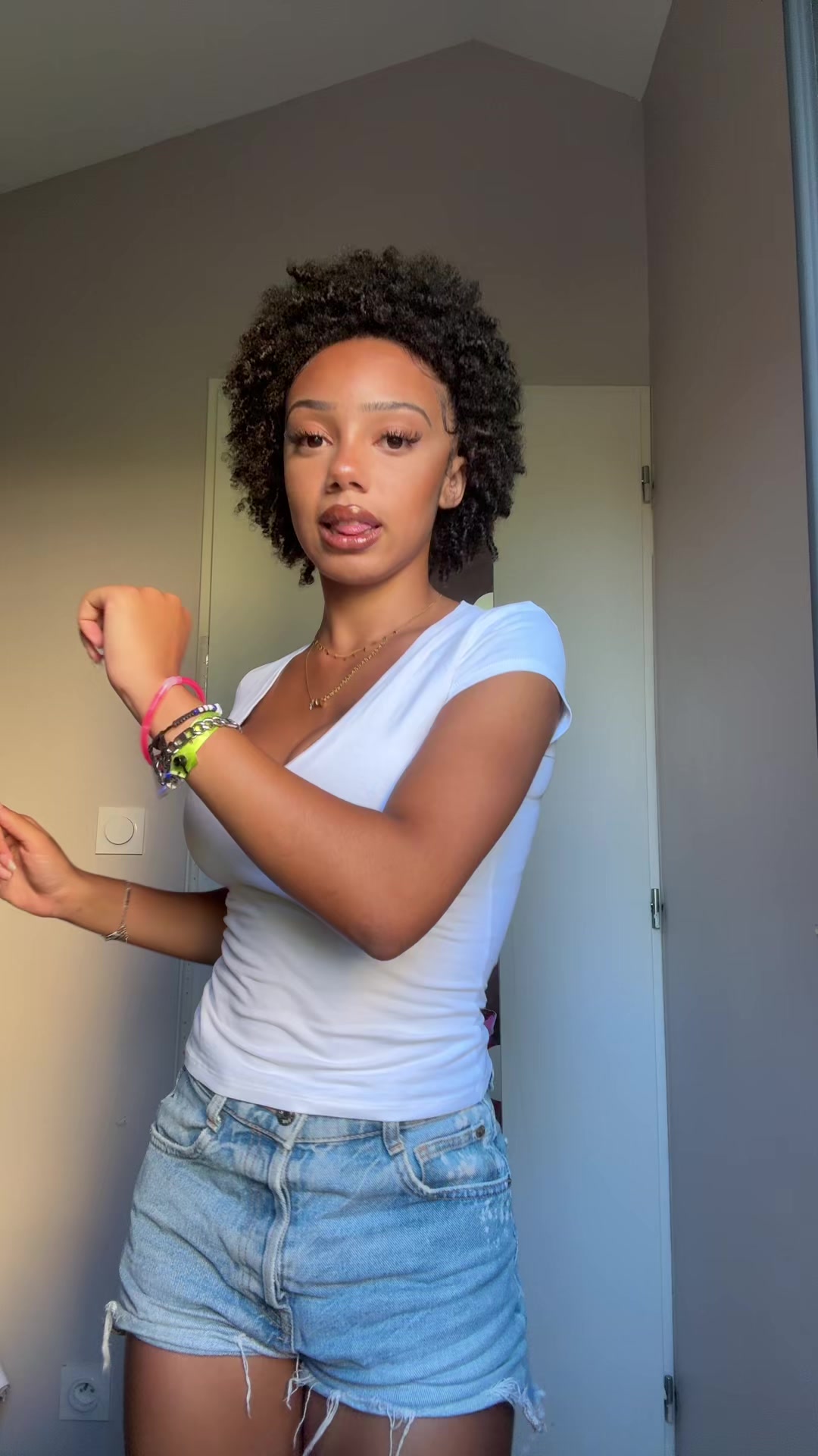 @𝑬.𝒊 🇨🇲