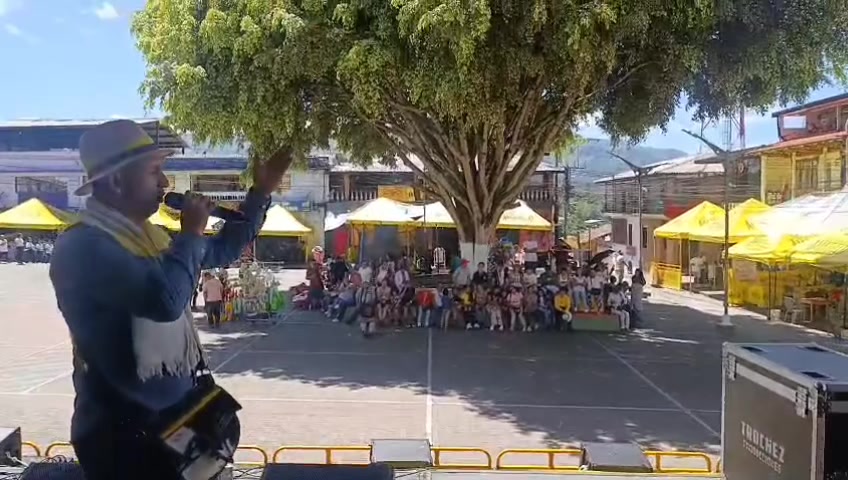 @El poloshow trovador 🍍