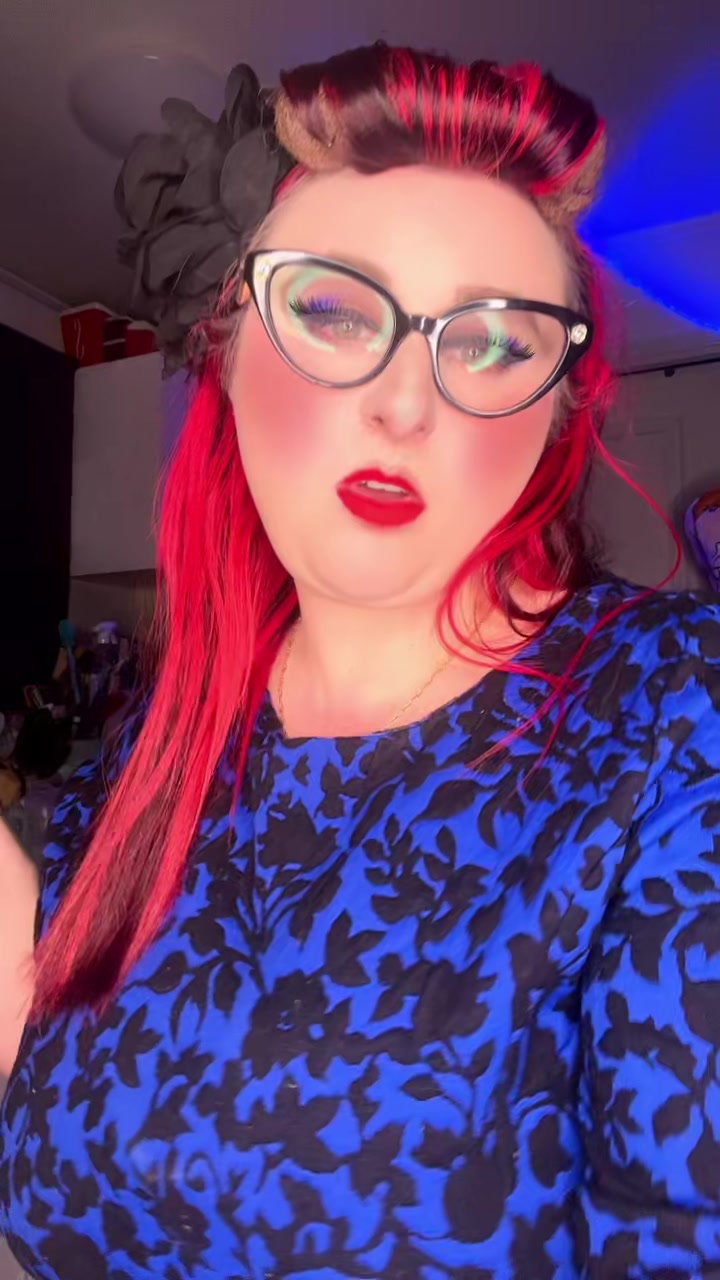 @MissBombshellBettie