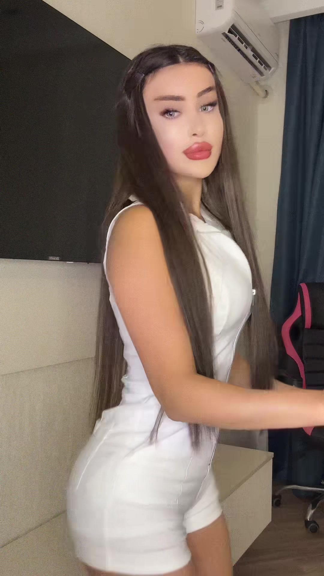 @Məleykə Akbərli