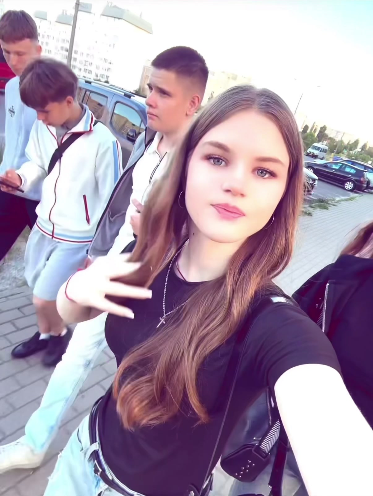 @𝐚𝐧𝐠𝐰𝐢𝐥𝐥𝐲