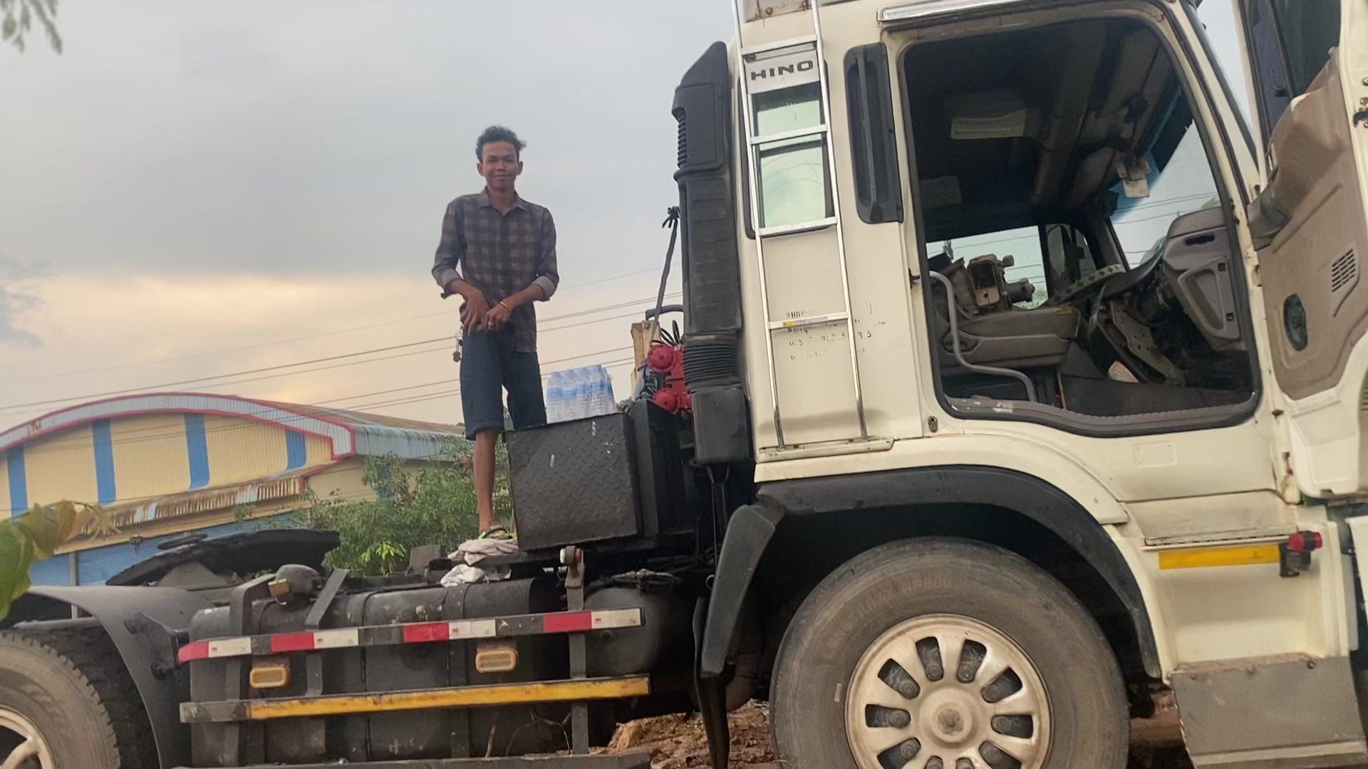 @ហ៊ាម៉ាប់ តំបន់បិតត្រាង  叫 大硕