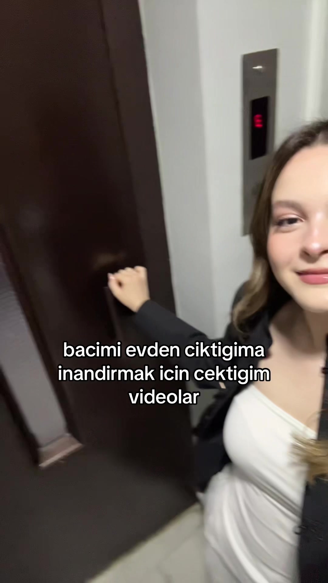 @𝒴