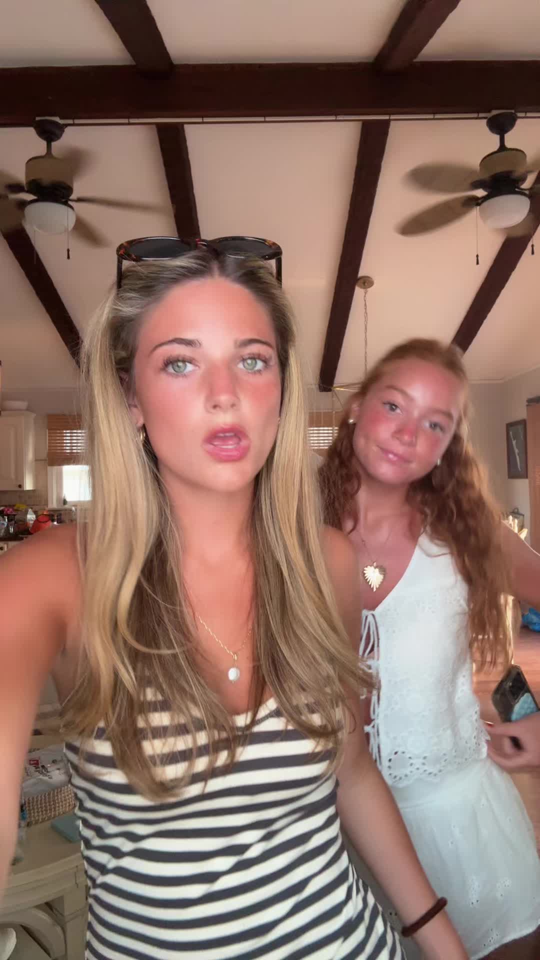 @ameliehangey