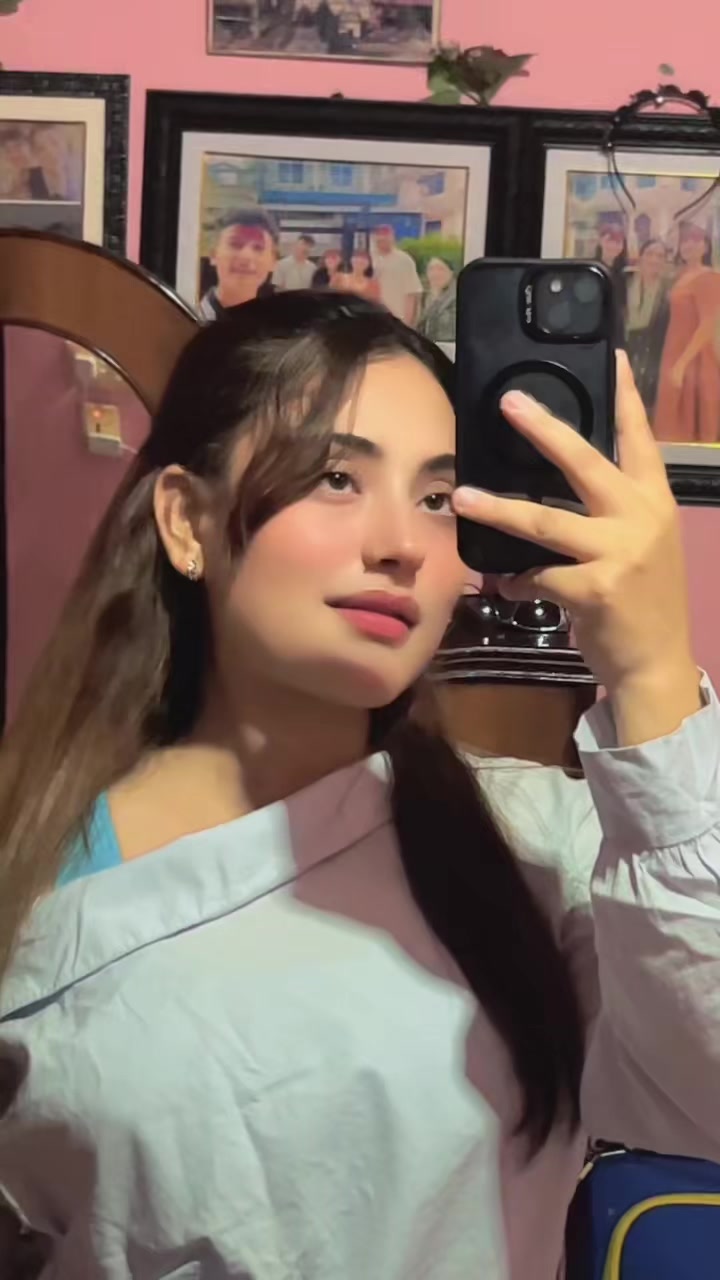 @Rozee