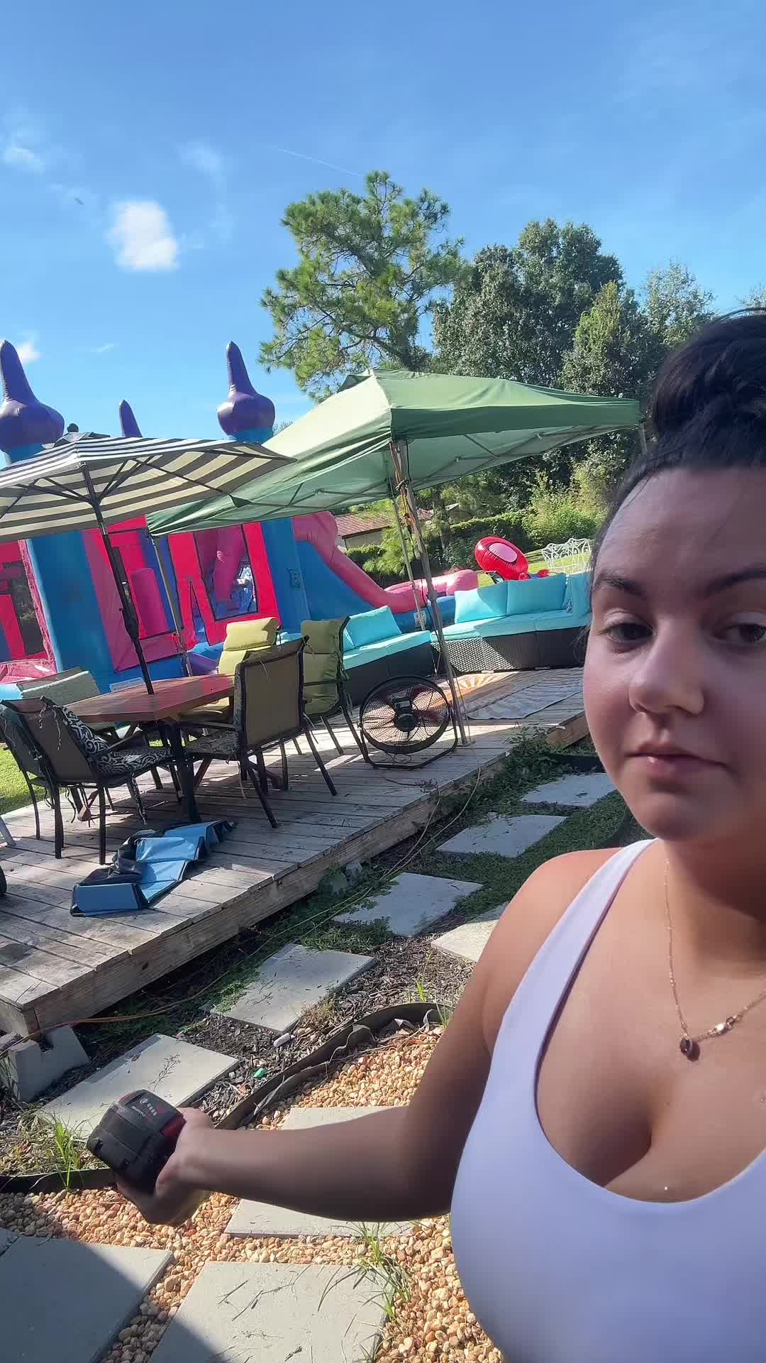 @allieathome