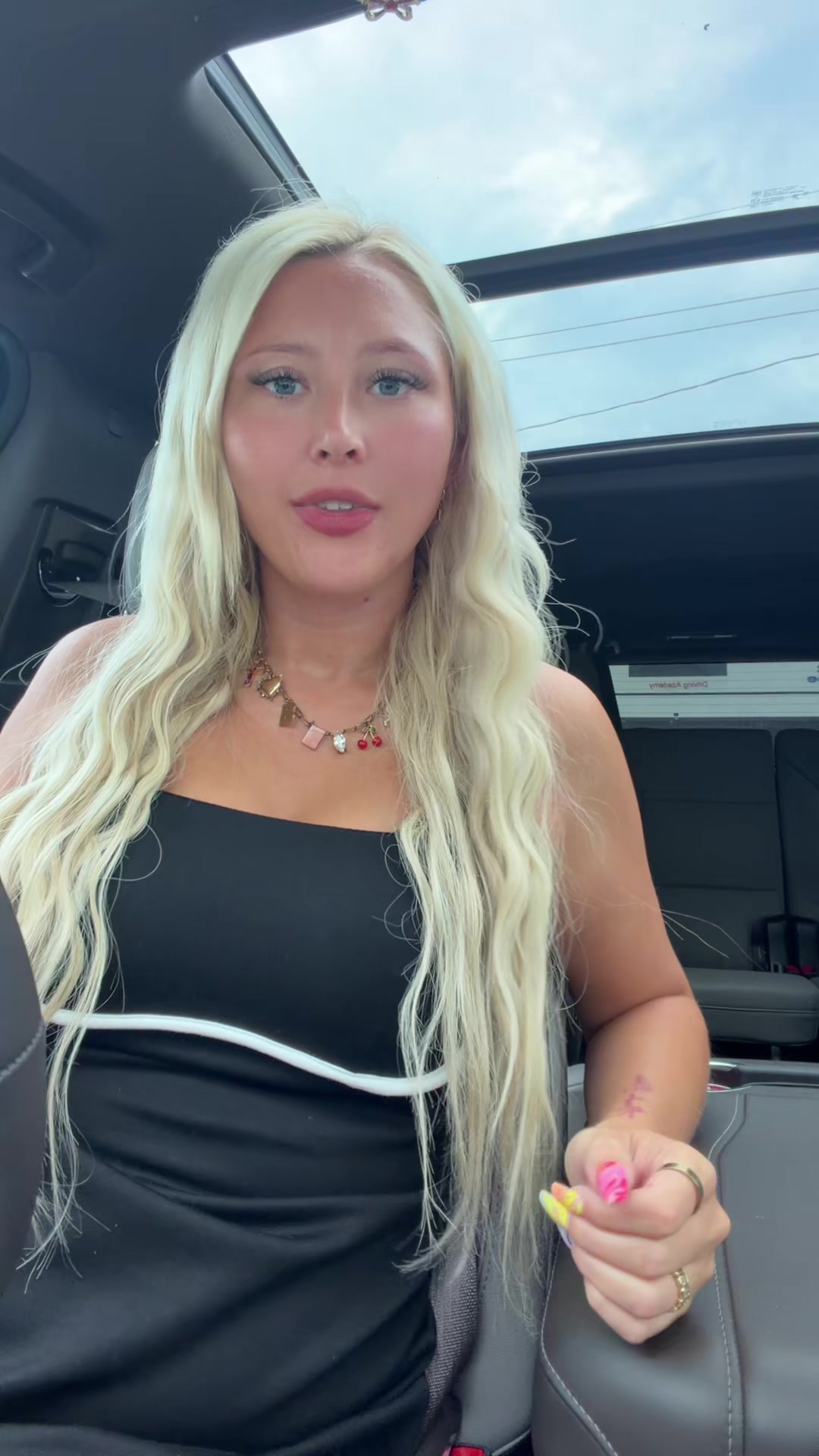 @Christian Nicole ๐