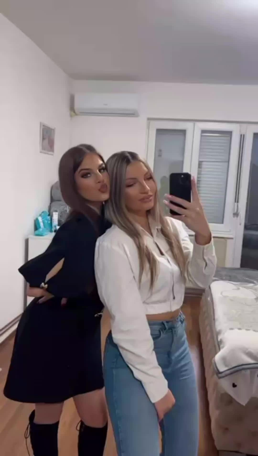 @𝑻𝒂𝒎𝒂𝒓𝒂 𝑳𝒂𝒛𝒊ć