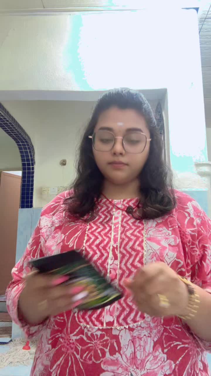 @MATHI’S UNIVERSE✨🦋