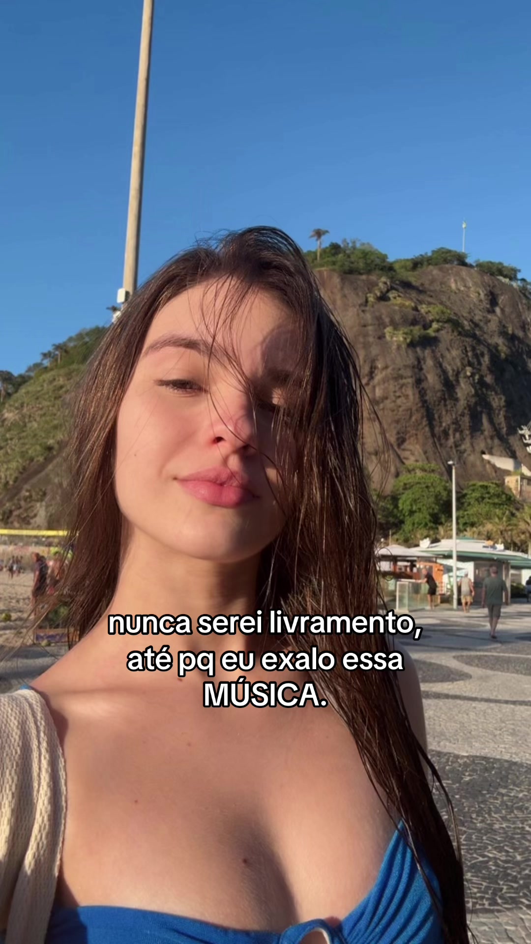 @carolzinhaalbergaria