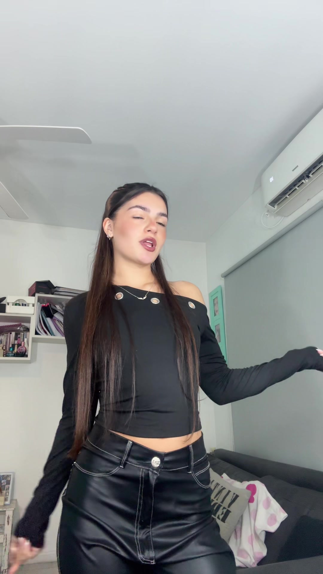 @p4loooomaa__