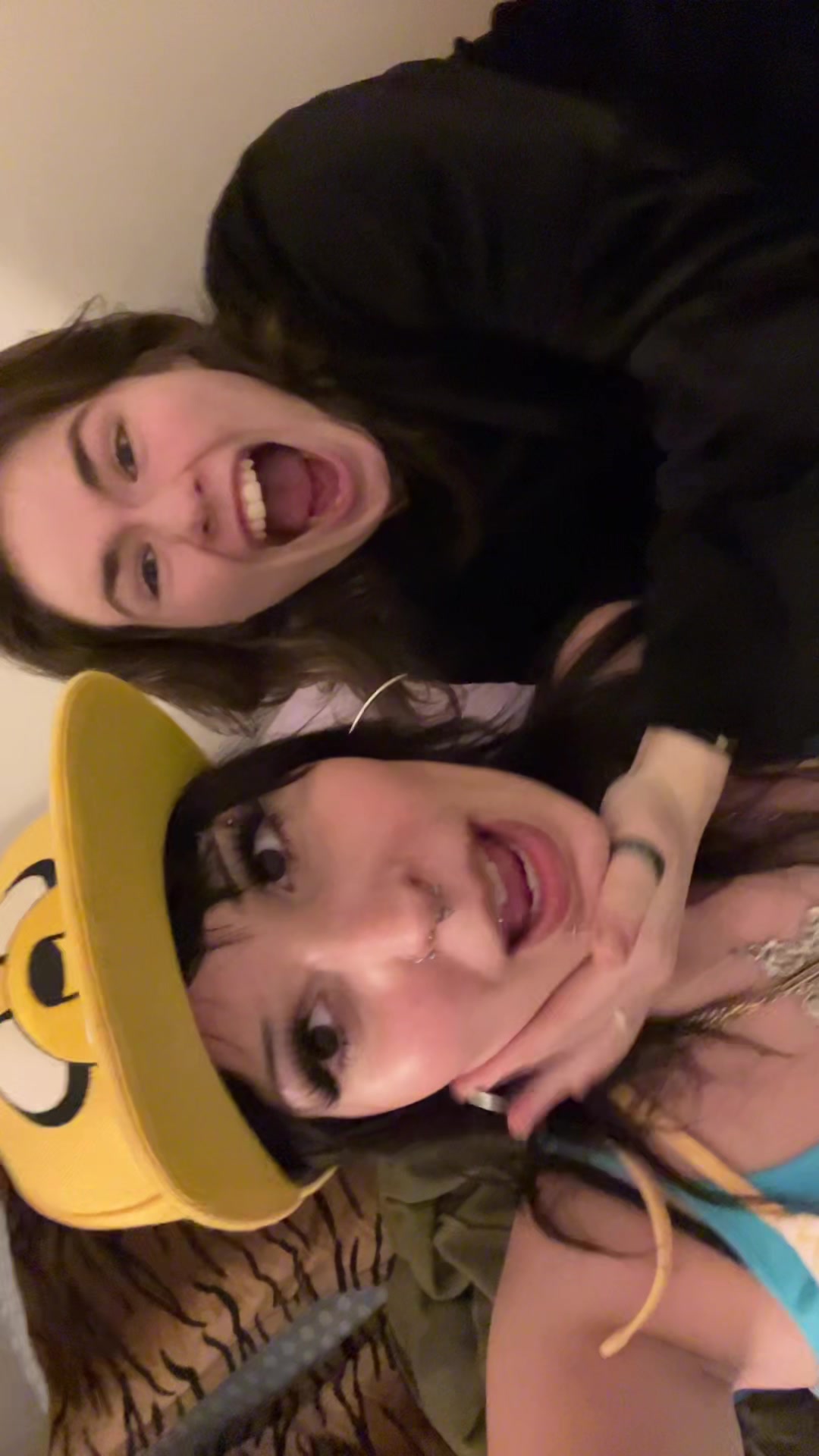 @laura𓇼
