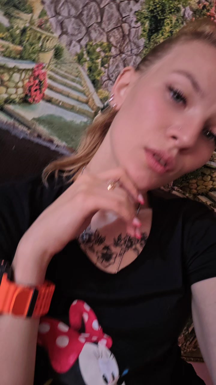 @Анюта😘