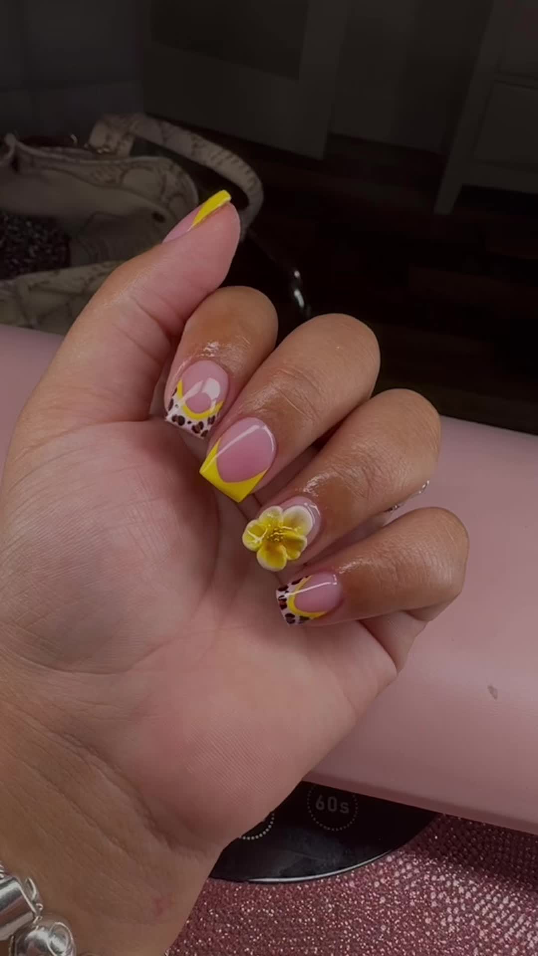 @vickyy🌸🎀🩷