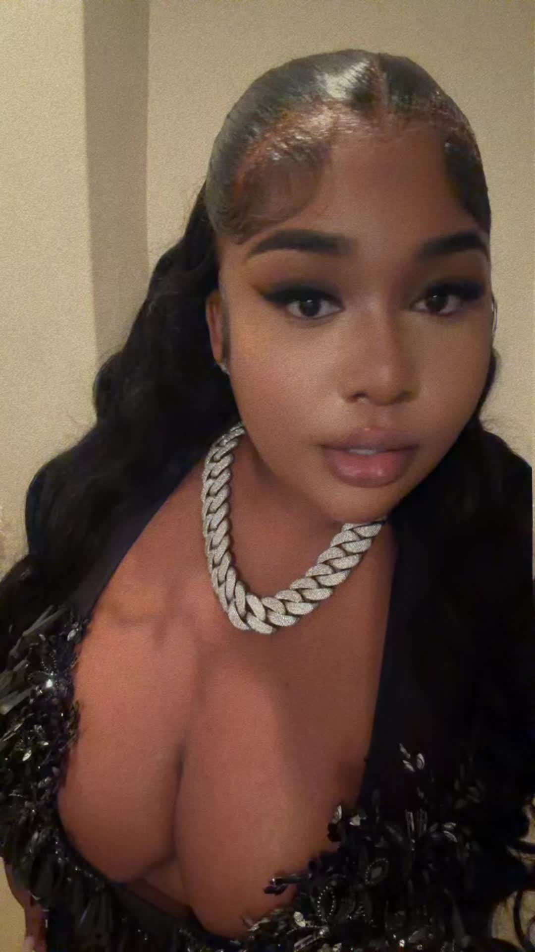 @wooladytv