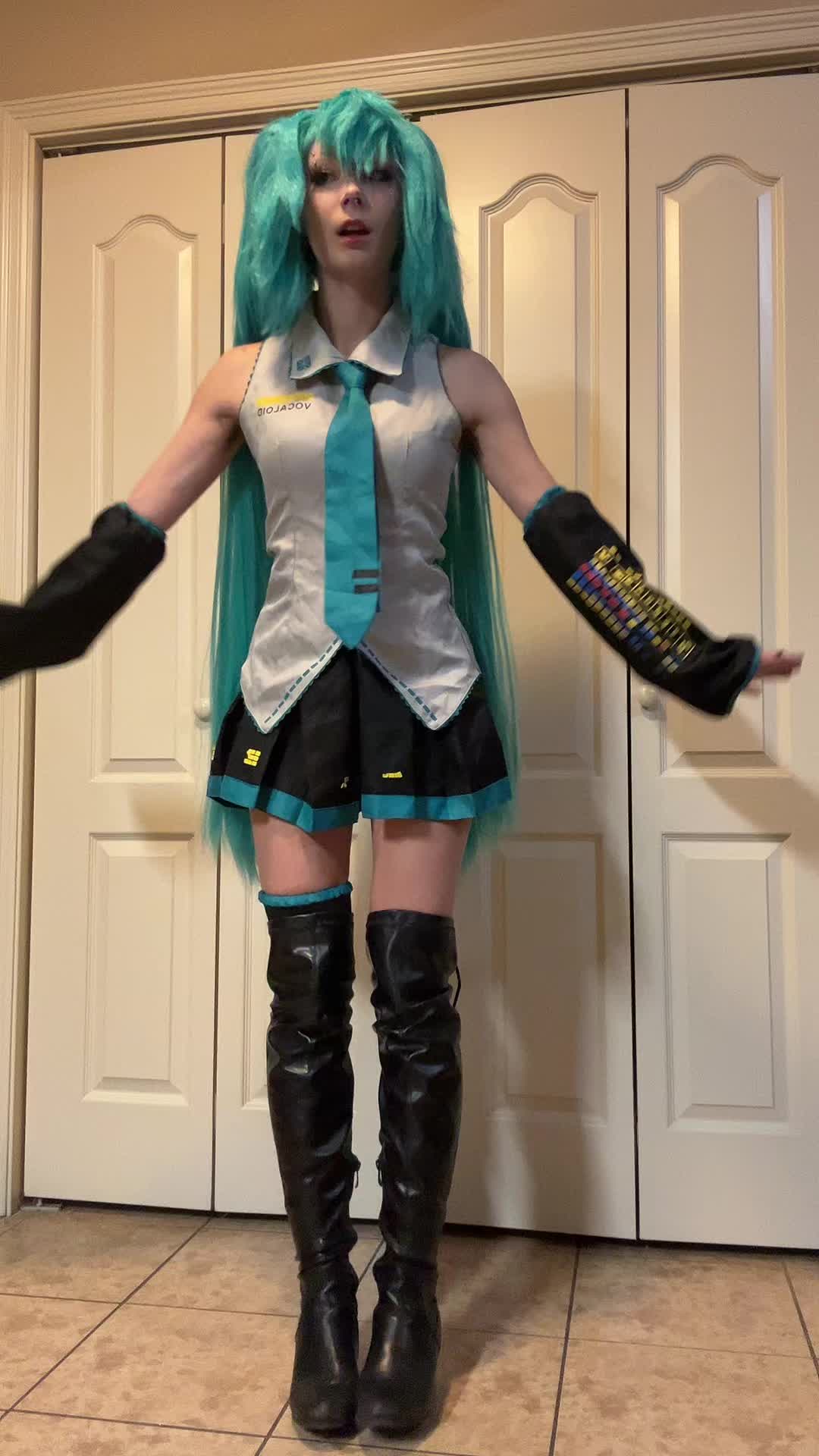 @sharkfinn⦻