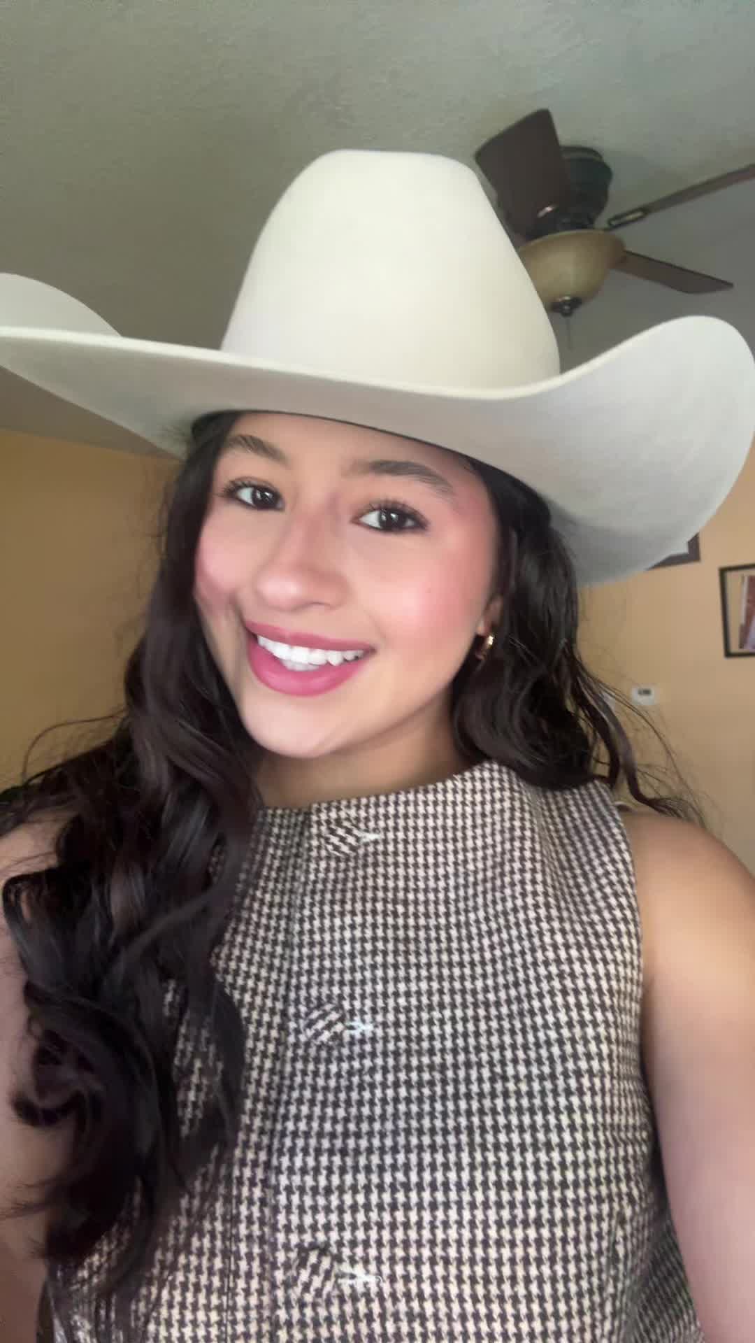 @Lupita