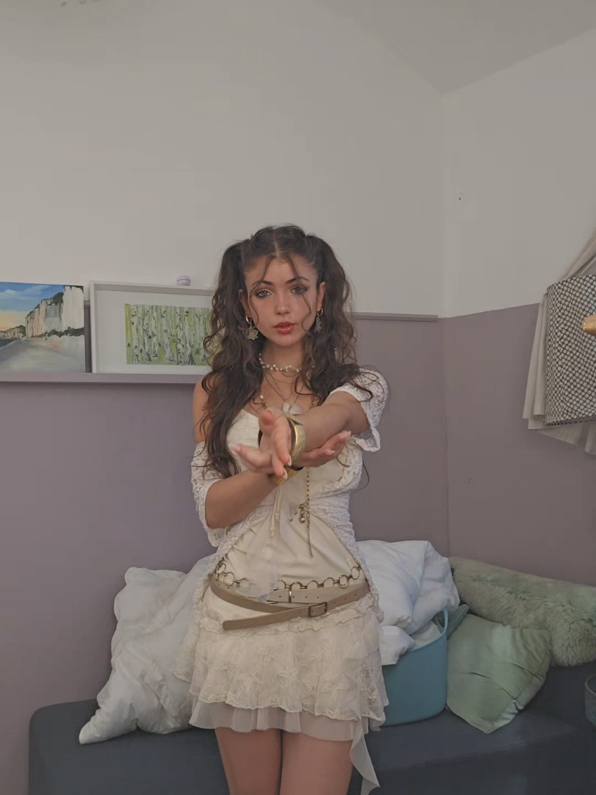 @𝙷𝚊𝚗𝚗𝚊𝚑♡︎
