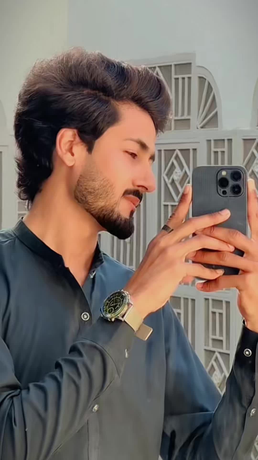 @11:11 🕊️🖤