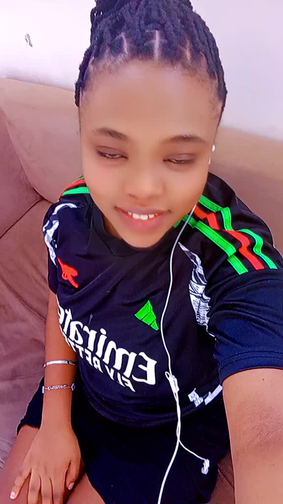 @annfrancis 🥵🥵🥵🐾🦋🇰🇪🇸🇦