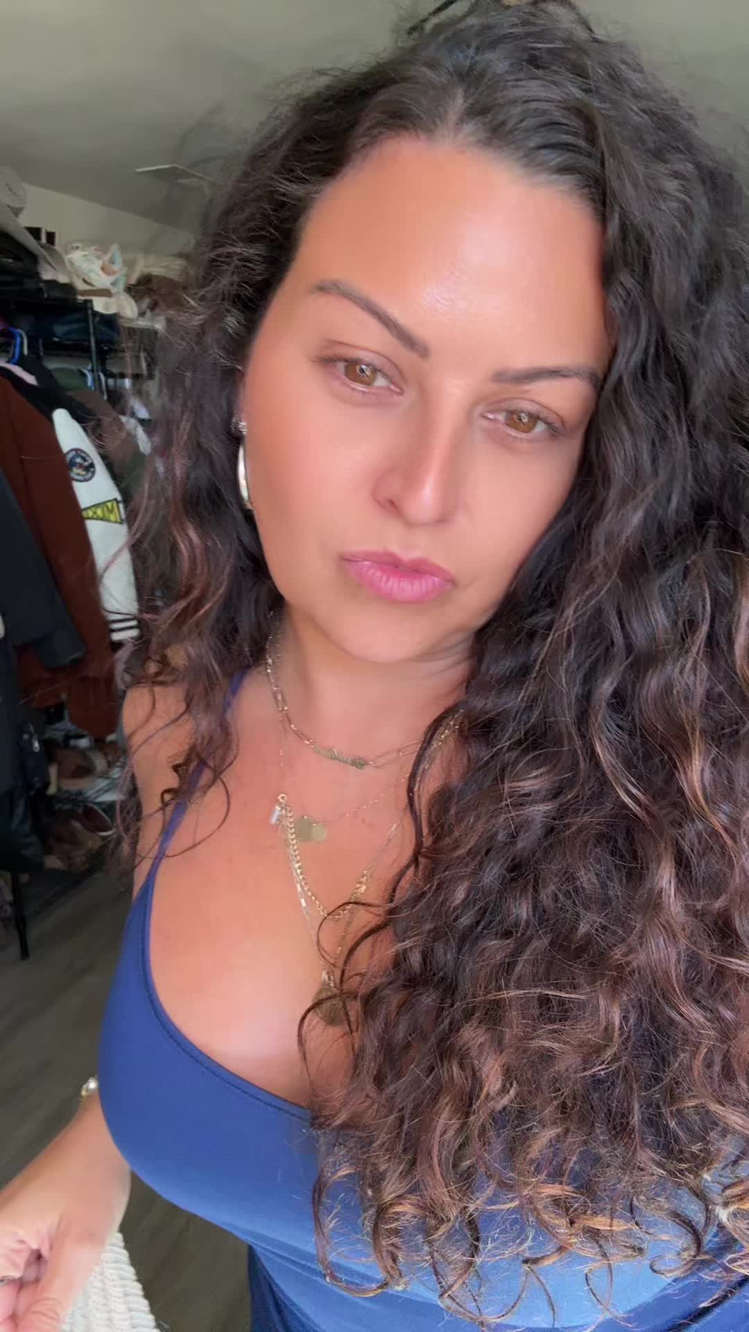 @Adriana