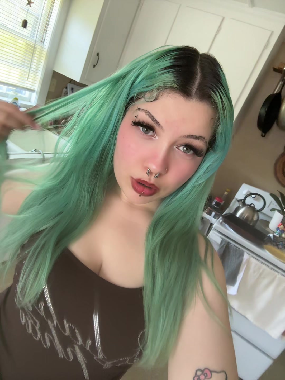@mshellolitty