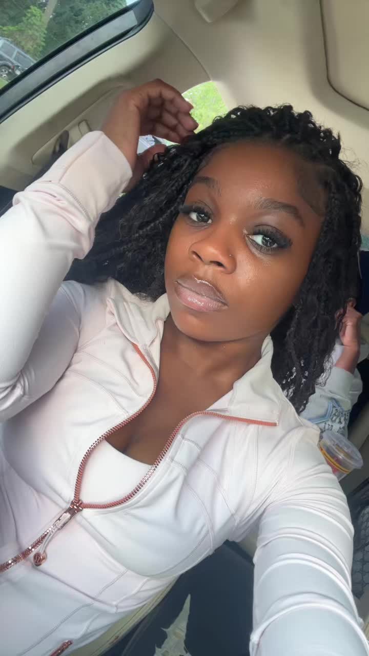 @Iamkaylawaylaxo