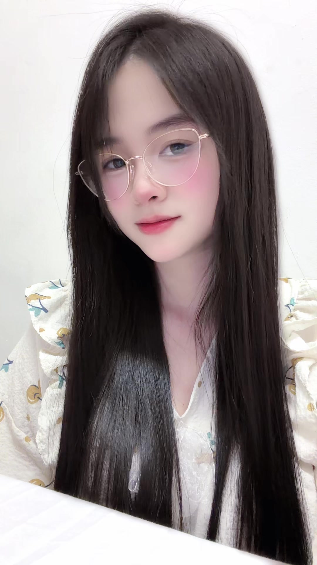 @Tuyết Trinh Ი𐑼 ☃︎