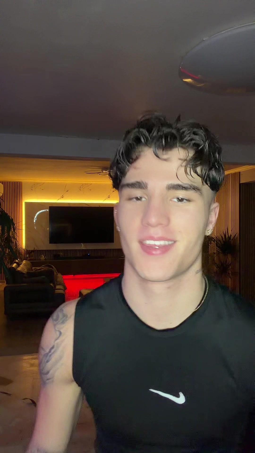 @&AElig;