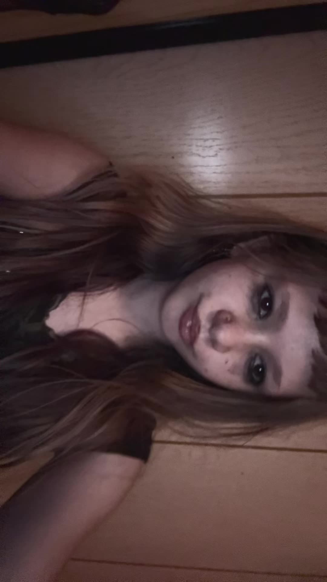 @zombie girl