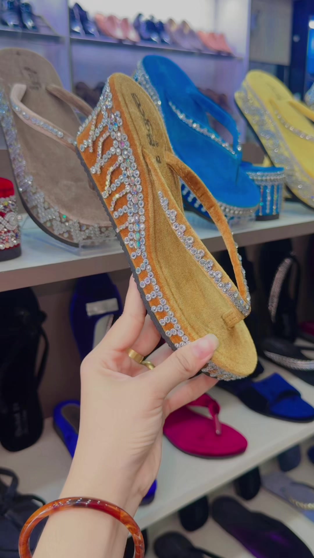 @Cherry Shoe Store