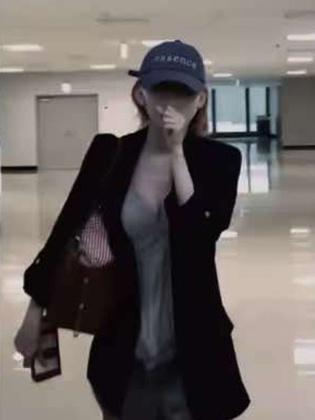 @qwurwur