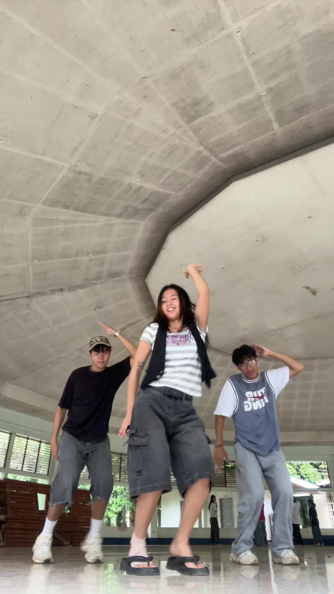 @Elleistn