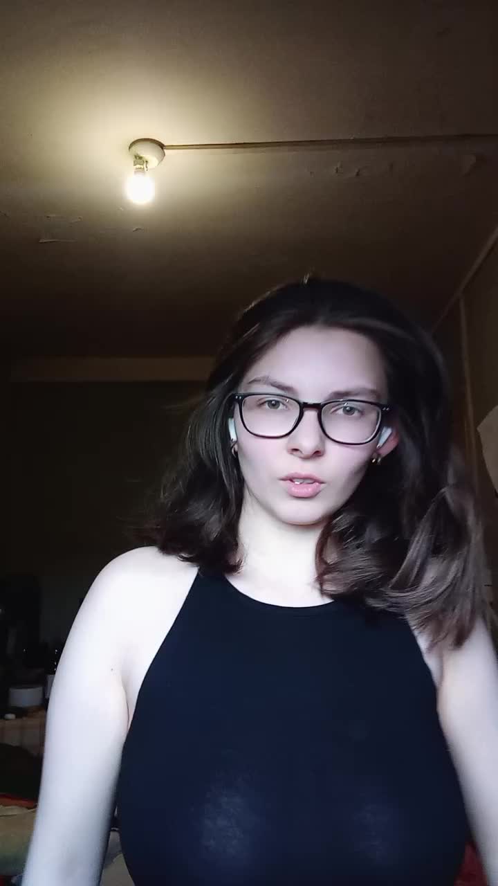 @Victoria🇪🇸🇧🇪🇮🇩