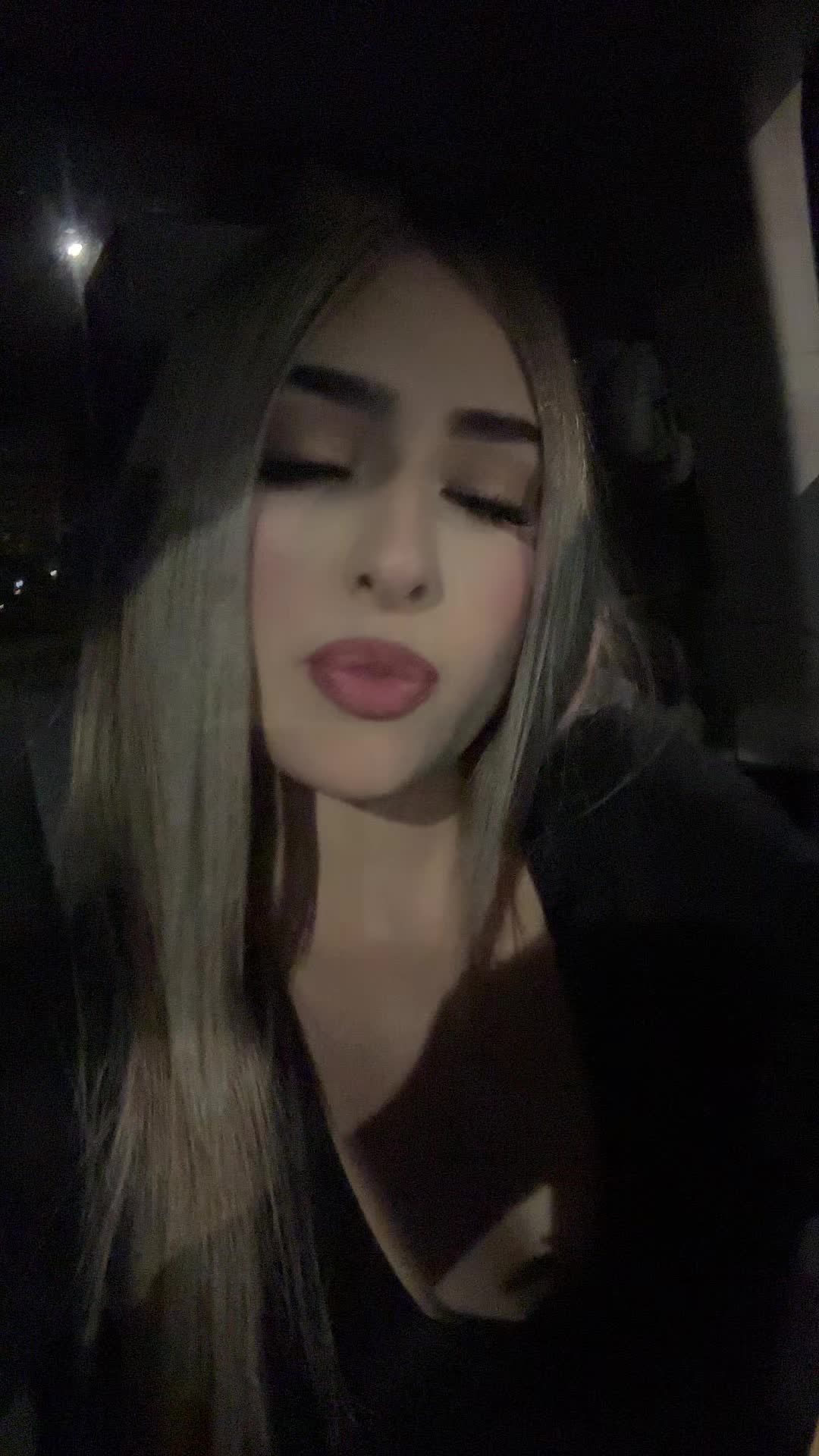 @𝑴𝒂𝒓𝒊𝒂𝒉 ✰