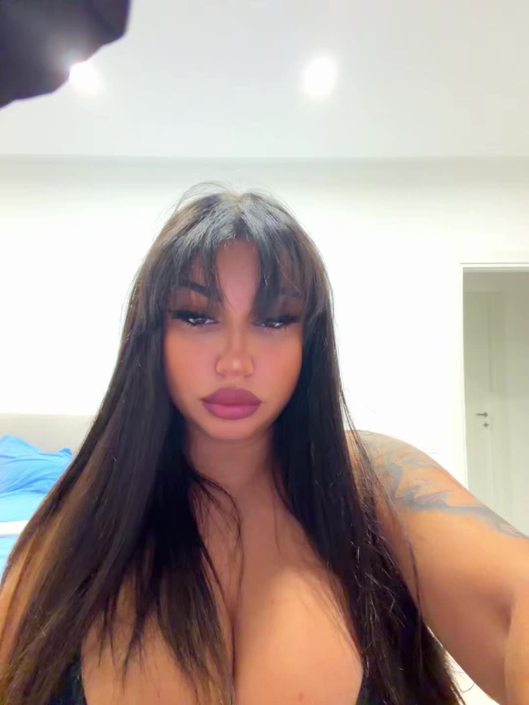 @𝒜𝓊𝓇𝑜𝓇𝒶 𝑀𝒶𝒹𝑜𝓃𝓃𝒶🐉