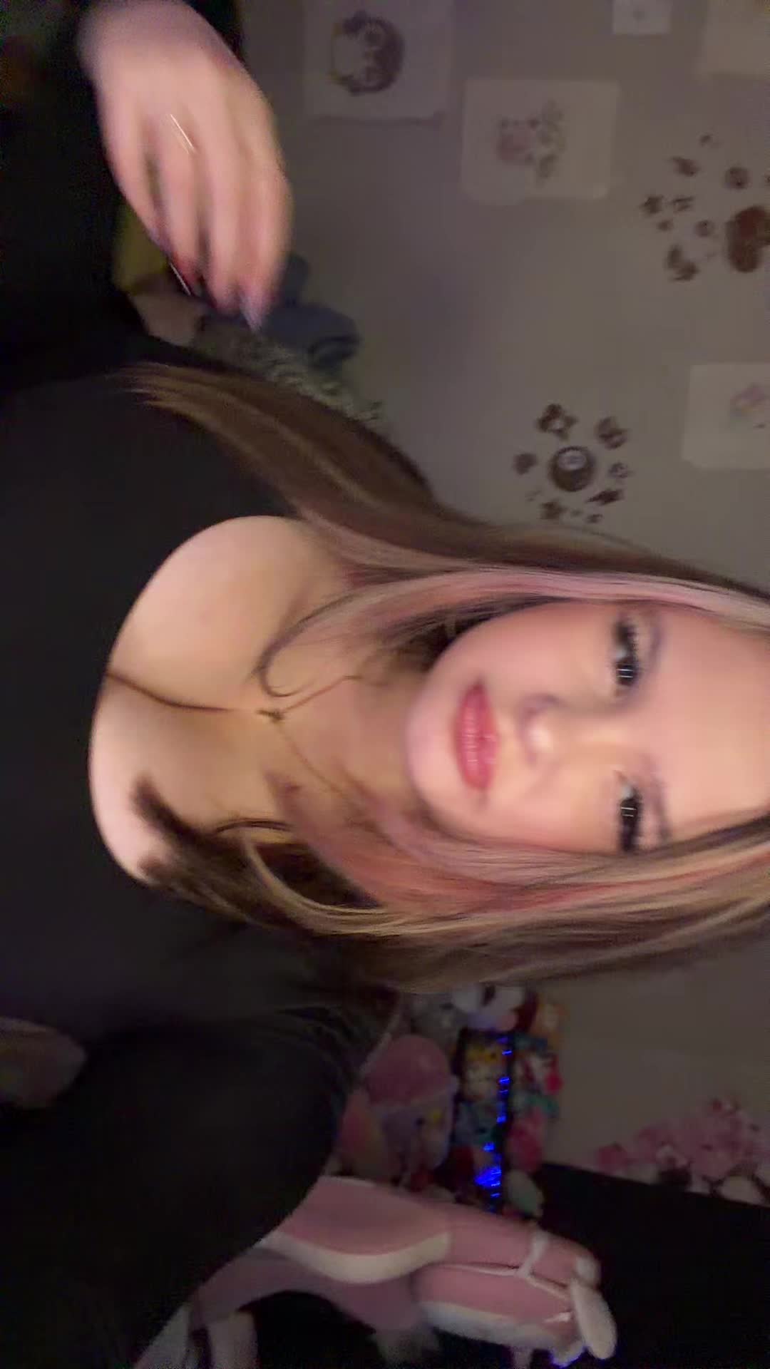@Raelynnnnnn 💋🙈🌺