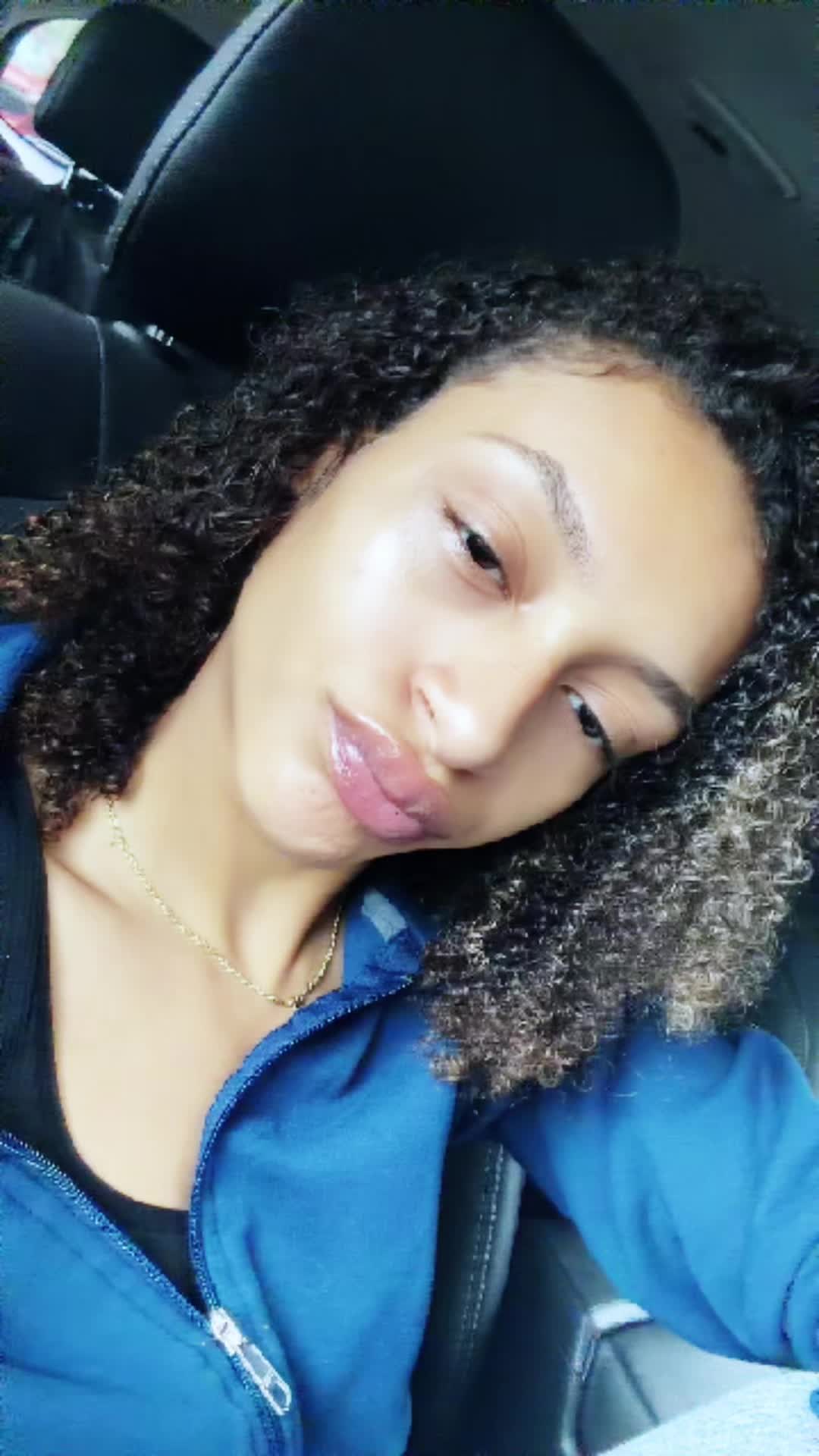 @urlocalhotweirdo