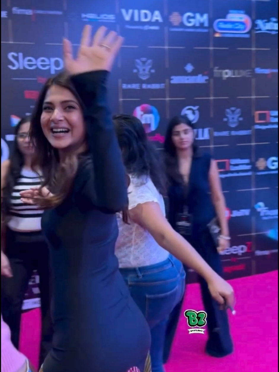 @Jennifer Winget