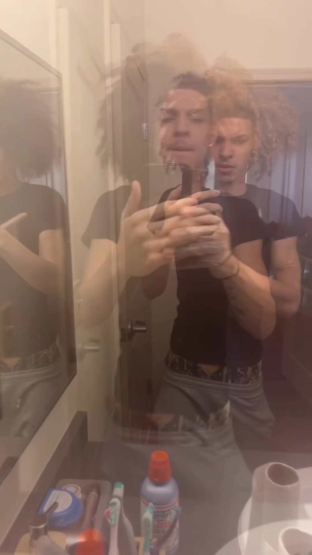 @Kenny&yuml;🧟&zwj;♂️