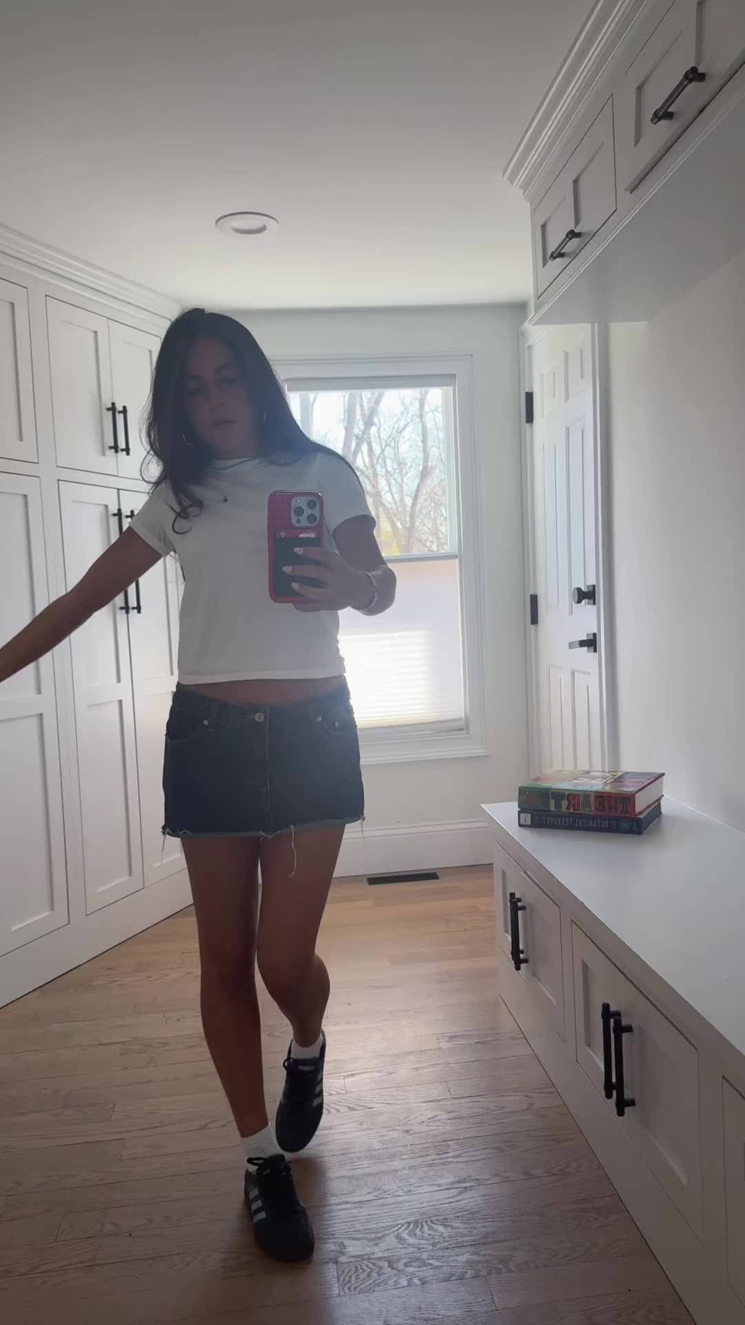 @ella?